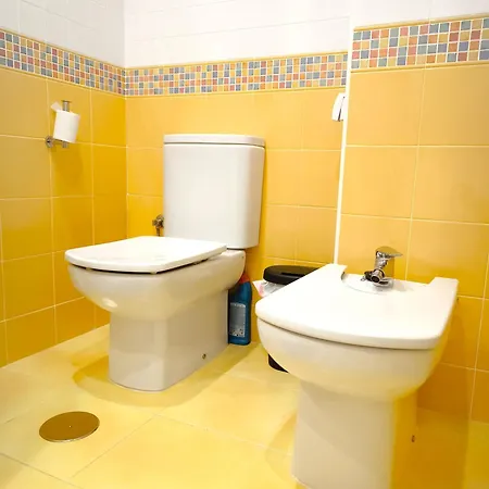 In The Old Town Daire León